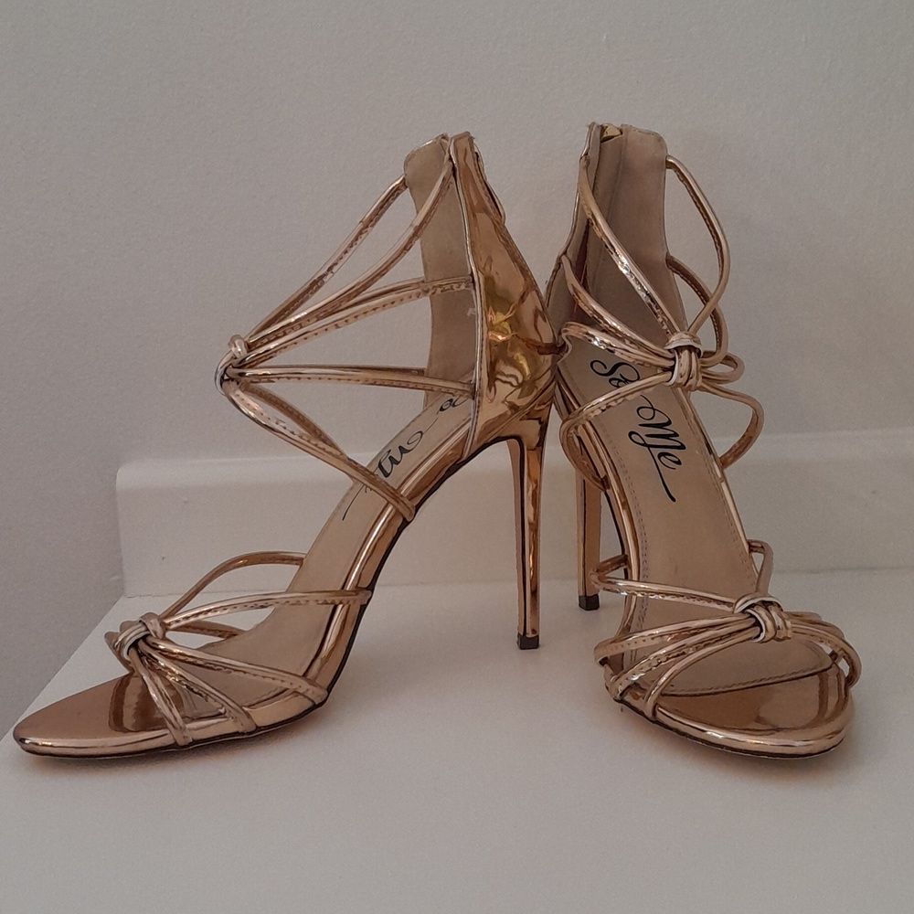 SO ME rose gold heeled sandals zipper back size 9